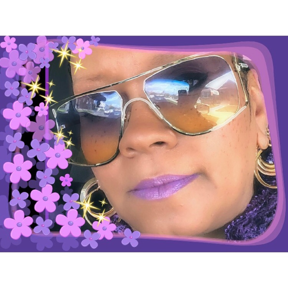 Meet your Posher, Gale